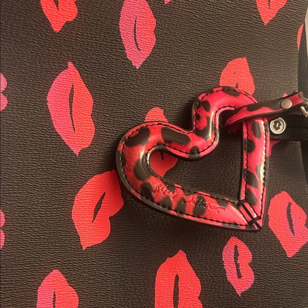 Betsey Johnson Torrid Black and Pink Lip Print Tote Bag - Picture 10 of 10